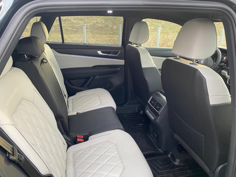 2025 Volkswagen Atlas Cross Sport Execline-5