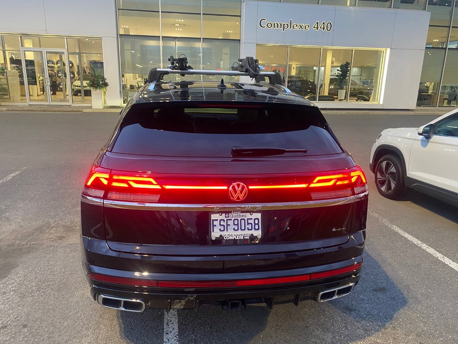 2025 Volkswagen Atlas Cross Sport Execline-2