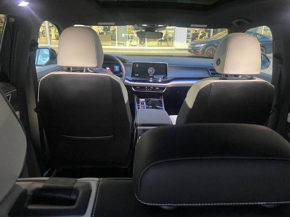 2025 Volkswagen Atlas Cross Sport Execline-7