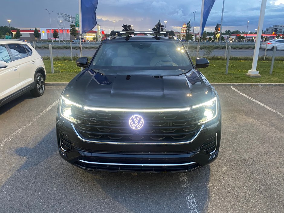 2025 Volkswagen Atlas Cross Sport Execline-1