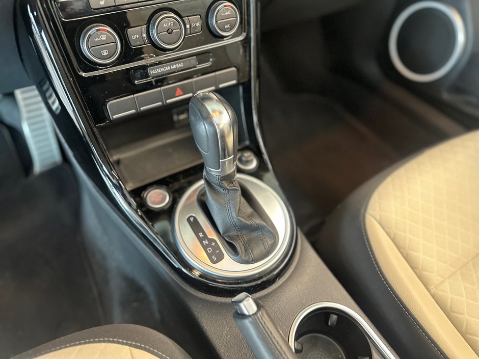 Volkswagen Beetle Convertible Wolfsburg Edition 2019-11