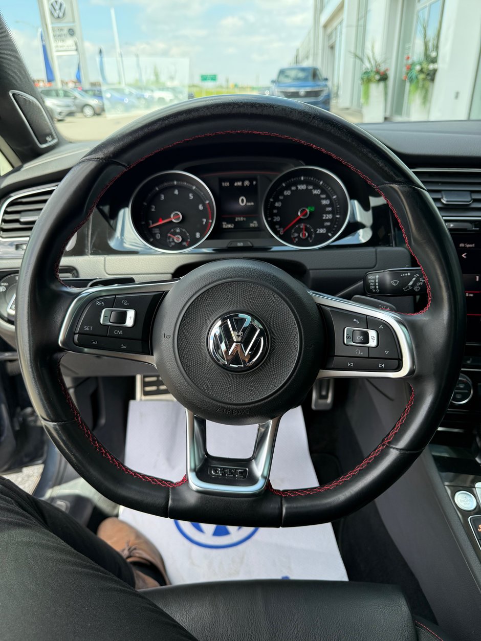 Volkswagen Golf GTI  2018-10