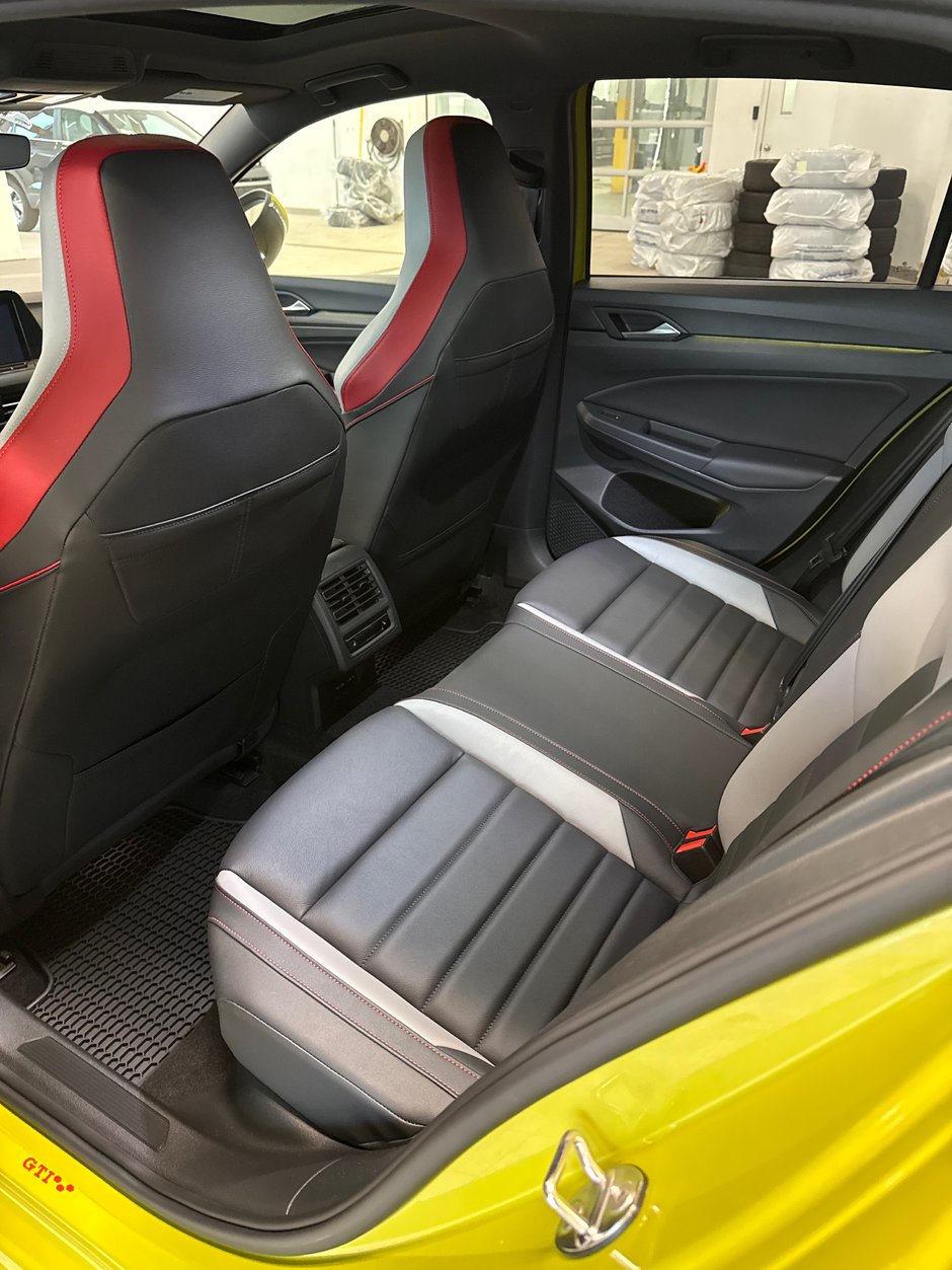 2022 Volkswagen Golf GTI Performance-5