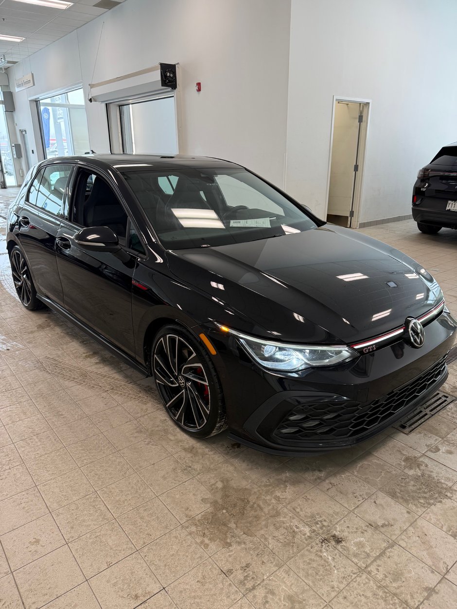 2022 Volkswagen Golf GTI Performance-1