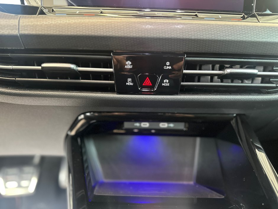 Volkswagen Golf GTI 40th Anniversary 2023-18
