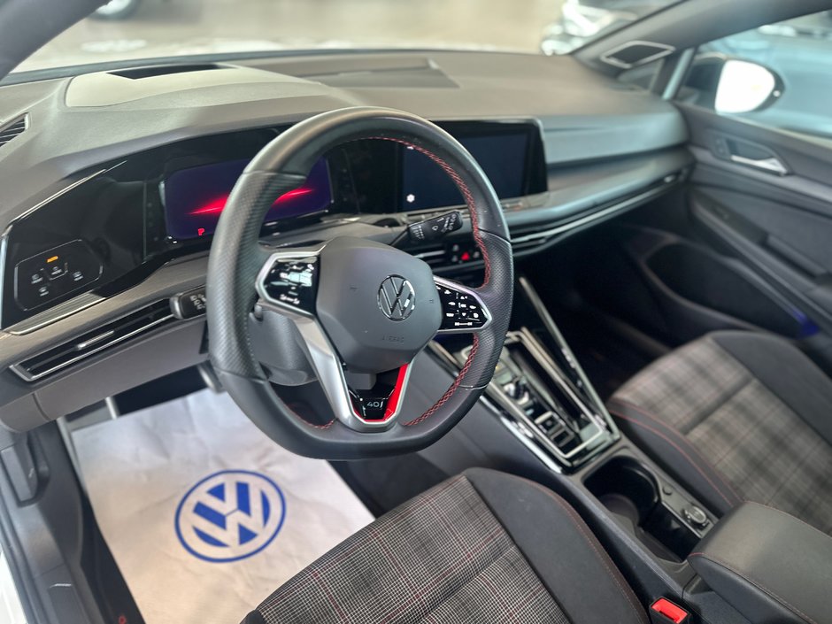 Volkswagen Golf GTI 40th Anniversary 2023-14