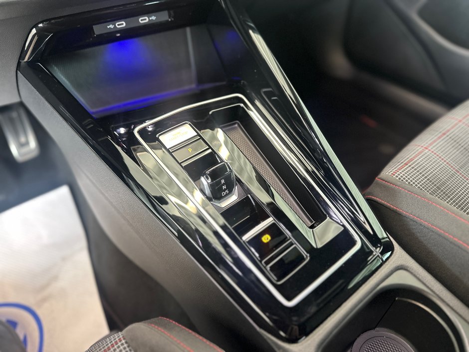 Volkswagen Golf GTI 40th Anniversary 2023-19