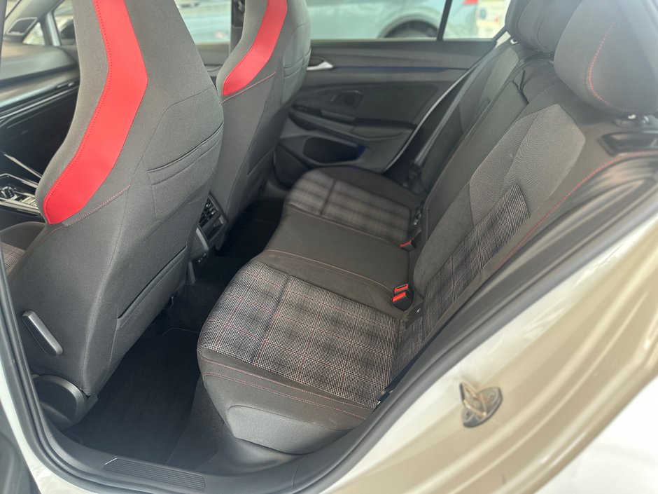 Volkswagen Golf GTI 40th Anniversary 2023-9
