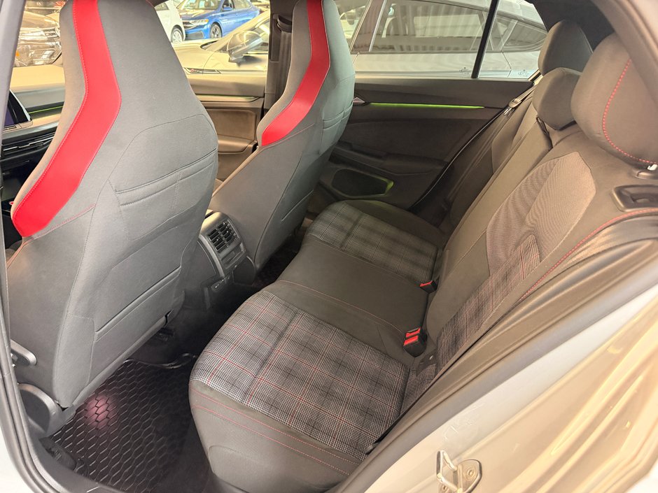 Volkswagen Golf GTI Autobahn 2023-8