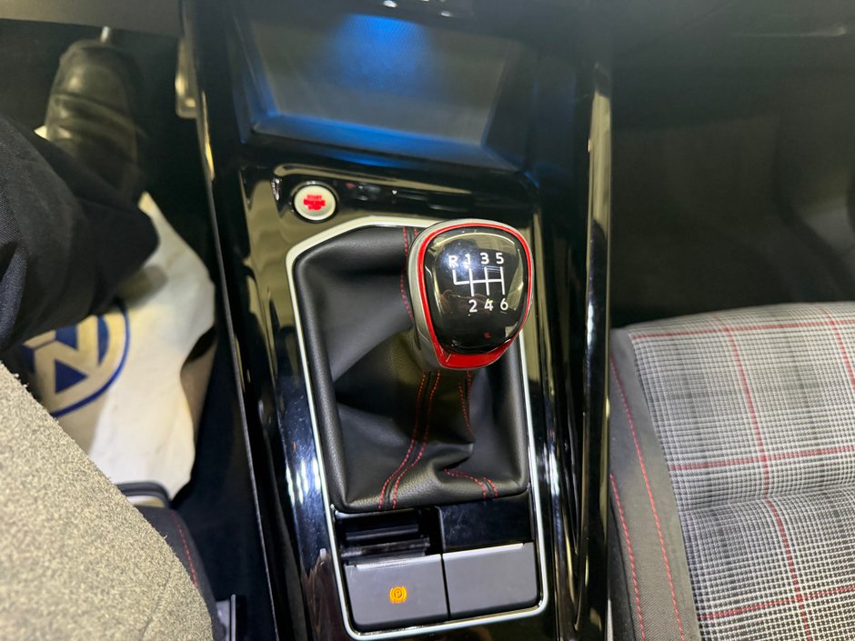 Volkswagen Golf GTI Performance 2023-13