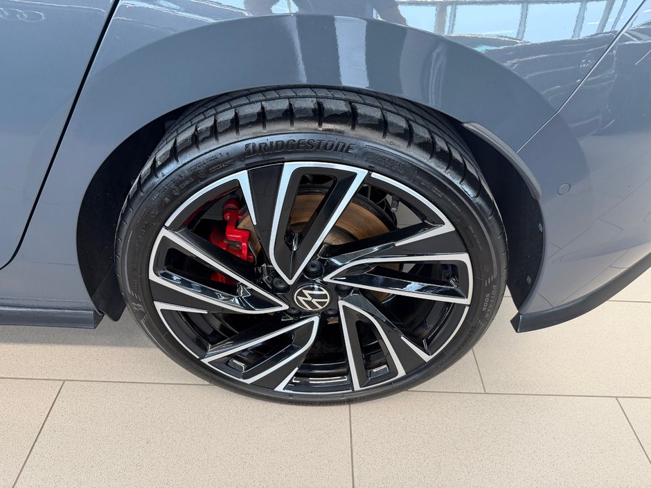 Volkswagen Golf GTI Performance 2023-17