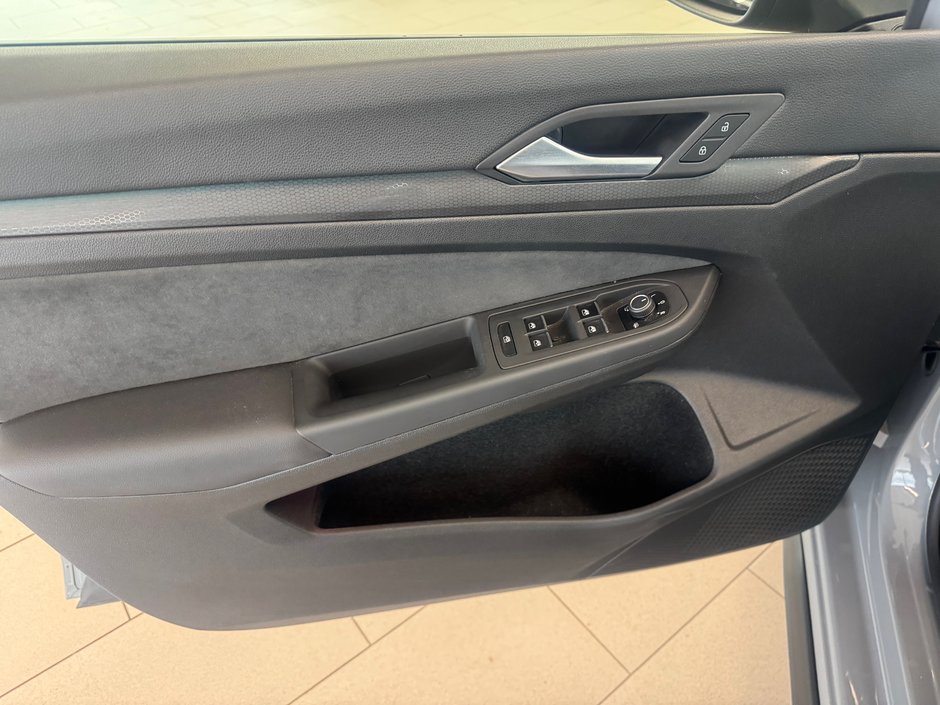 Volkswagen Golf GTI Autobahn 2024-13