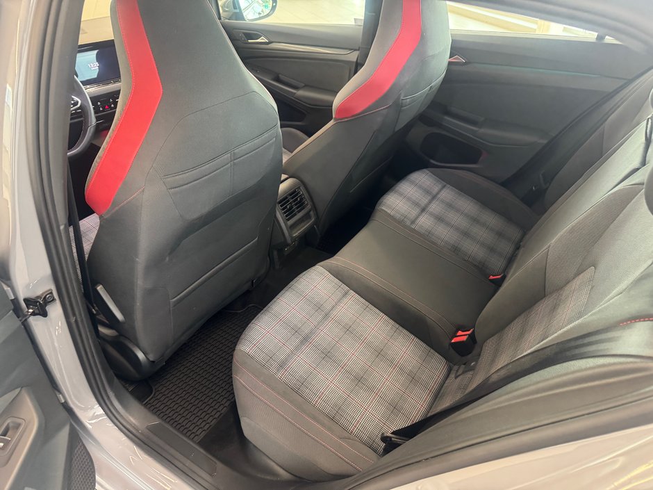 Volkswagen Golf GTI Autobahn 2024-10