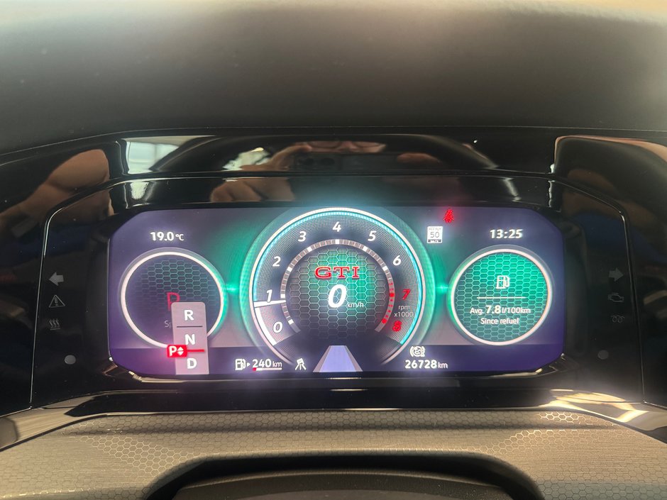 Volkswagen Golf GTI Autobahn 2024-16