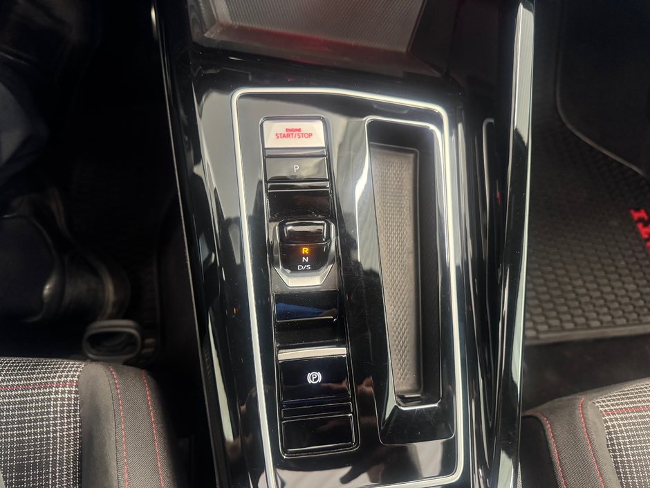 Volkswagen Golf GTI Autobahn 2024-22