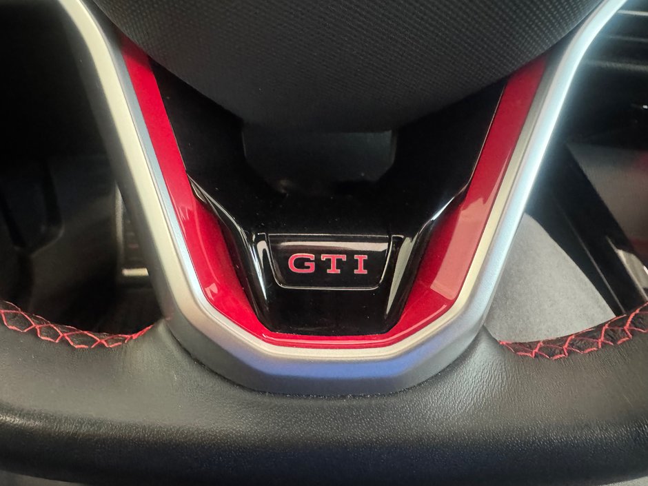 Volkswagen Golf GTI Autobahn 2024-25