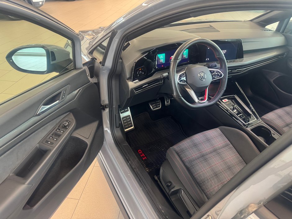 Volkswagen Golf GTI Autobahn 2024-12