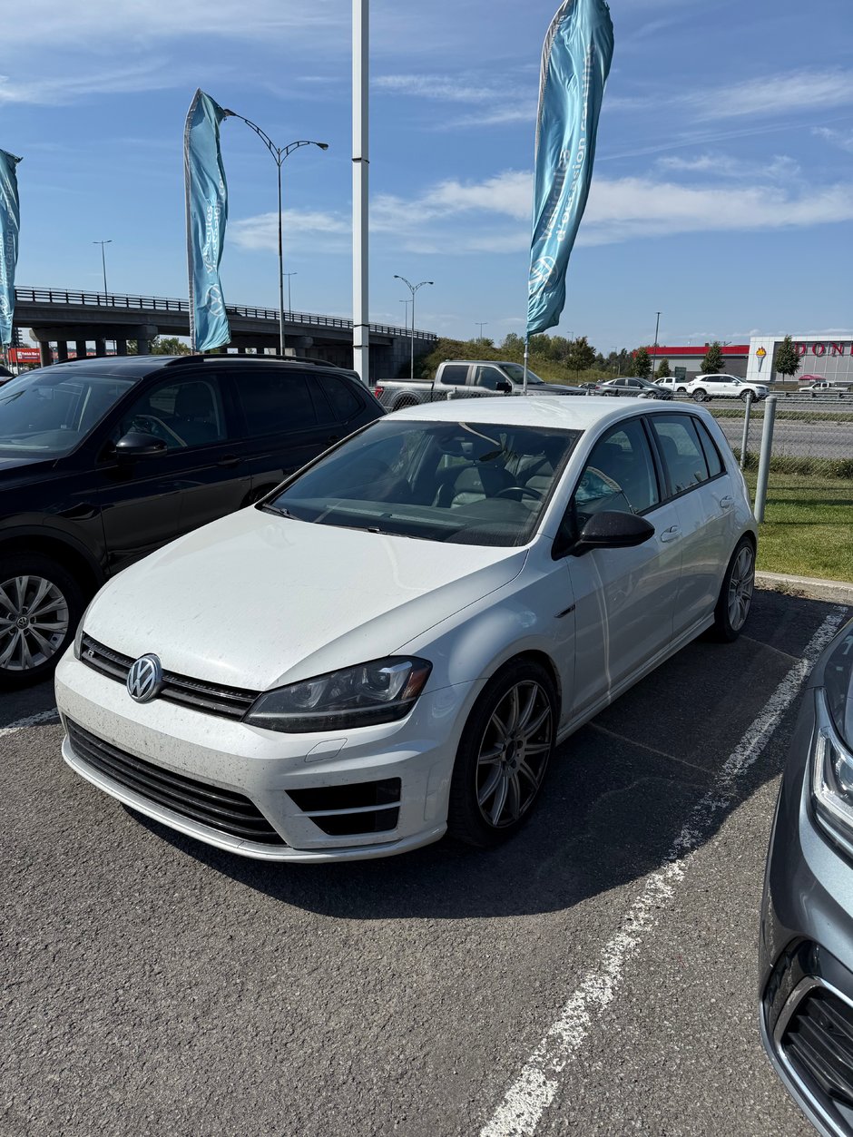 2016 Volkswagen Golf R-1