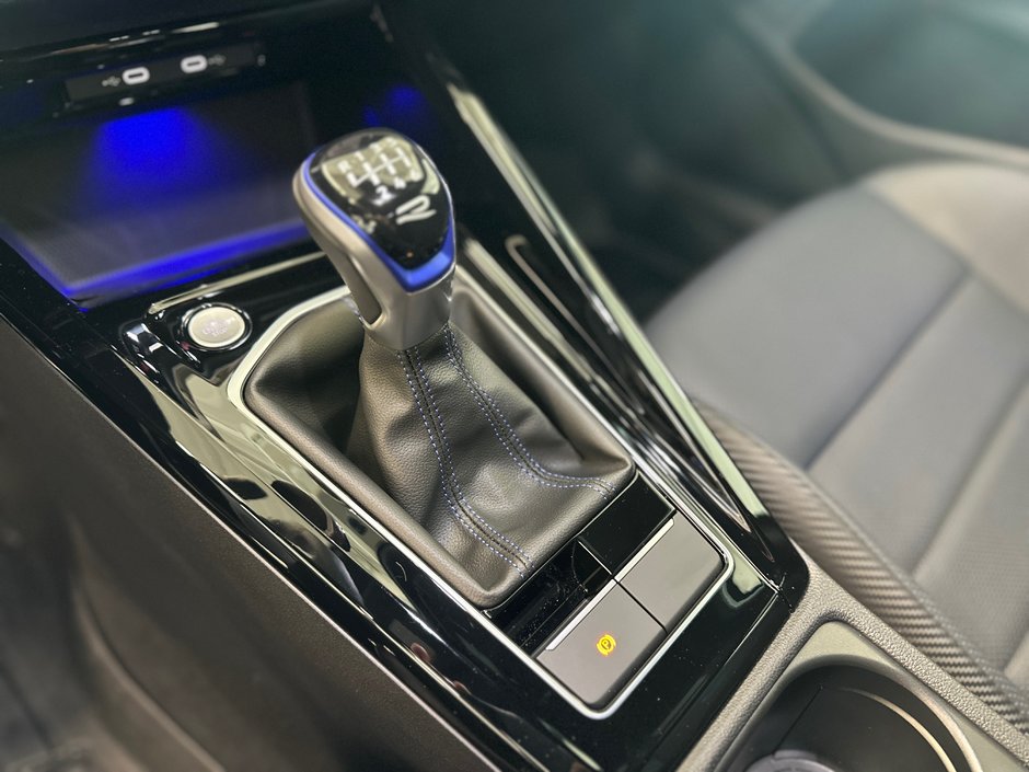 Volkswagen Golf R R 2024-19