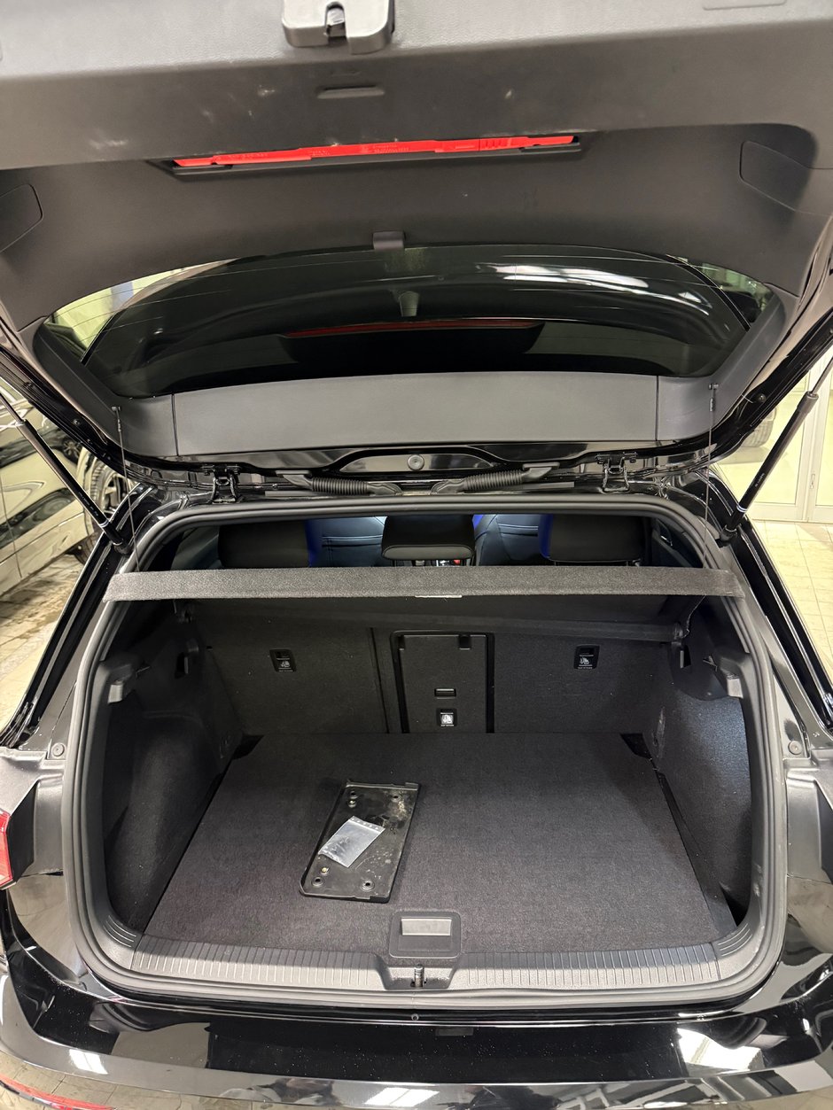 Volkswagen Golf R  2024-5