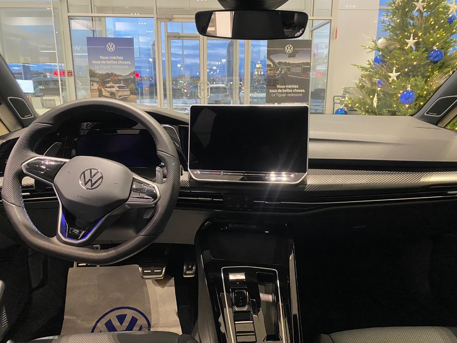 2025 Volkswagen Golf R Black Edition-10