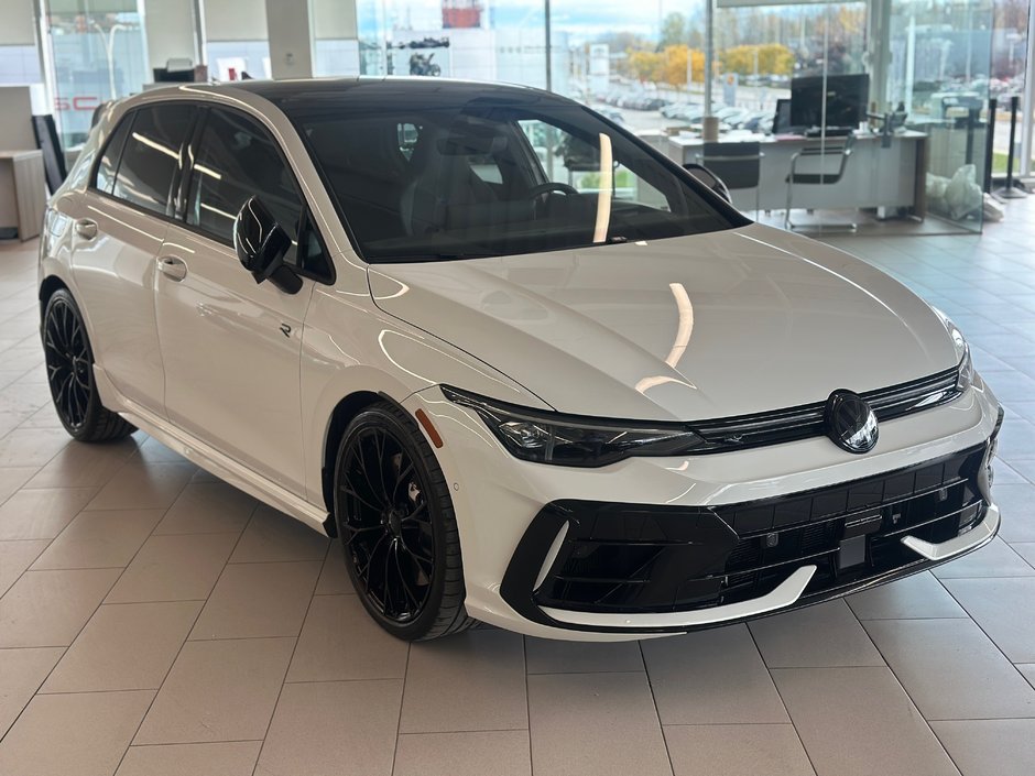 2025 Volkswagen Golf R Black Edition-0
