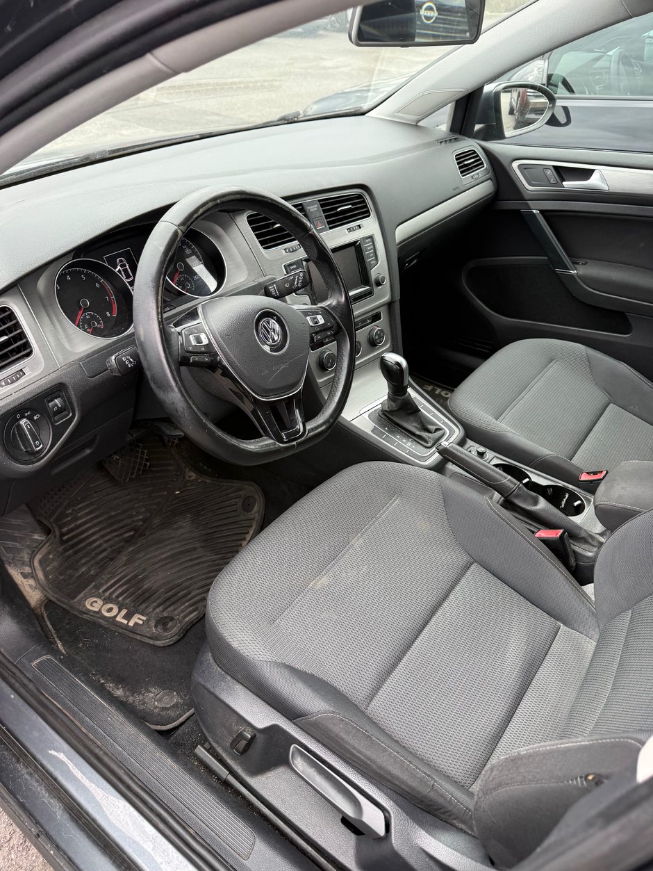 2015 Volkswagen Golf-1