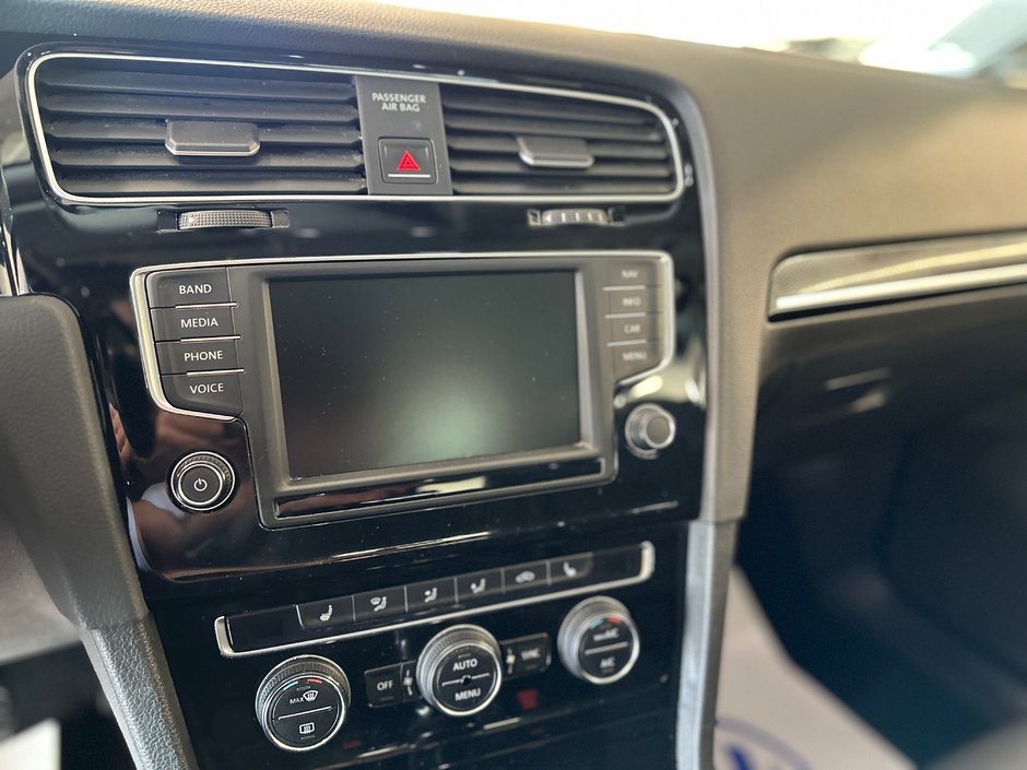 Volkswagen Golf Highline 2017-14