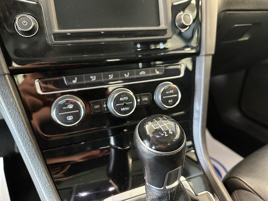 Volkswagen Golf Highline 2017-15