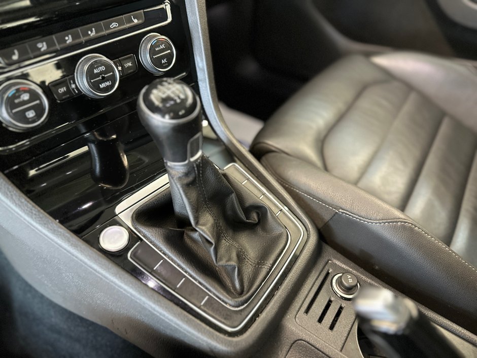 Volkswagen Golf Highline 2017-16