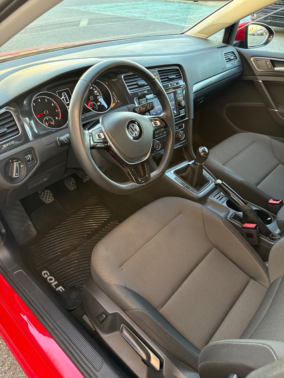 Volkswagen Golf  2018-7