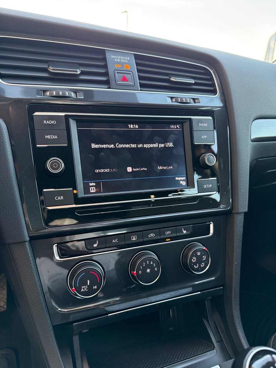 Volkswagen Golf  2018-13