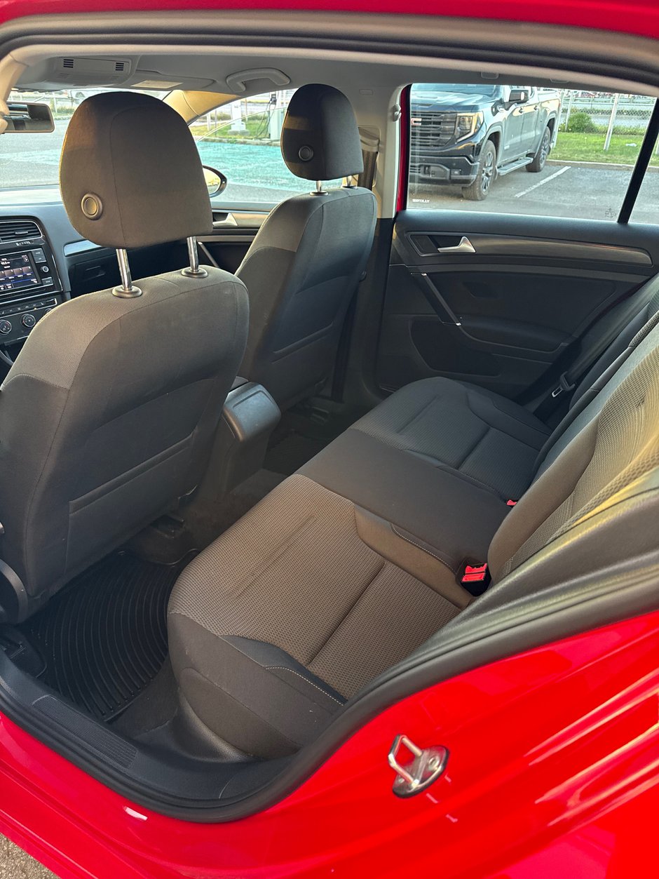 Volkswagen Golf  2018-6