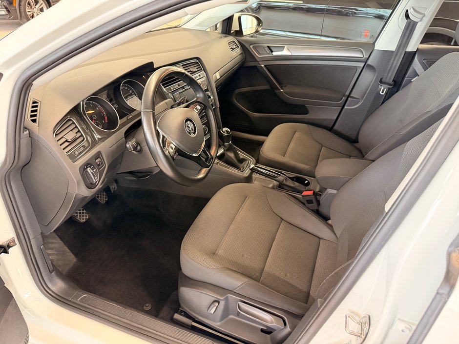 Volkswagen Golf Trendline 2018-8