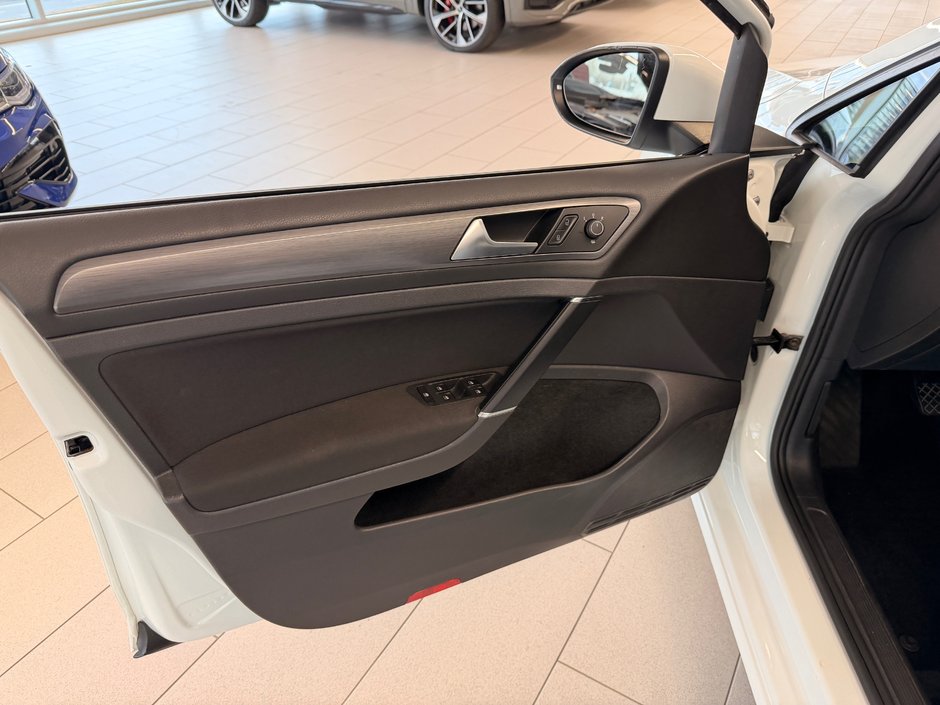 Volkswagen Golf Trendline 2018-9