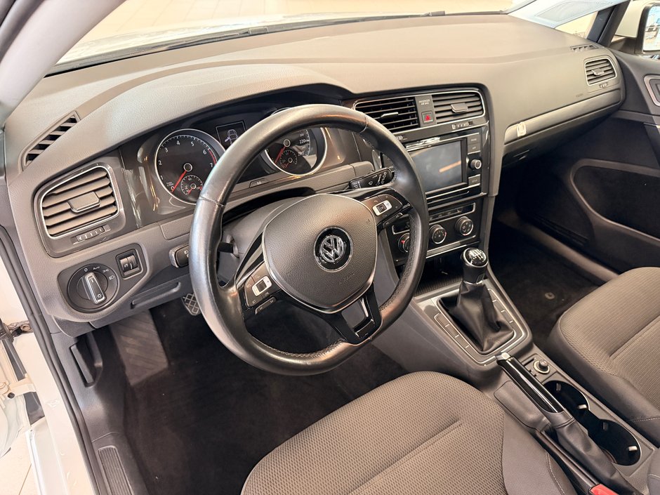 Volkswagen Golf Trendline 2018-12