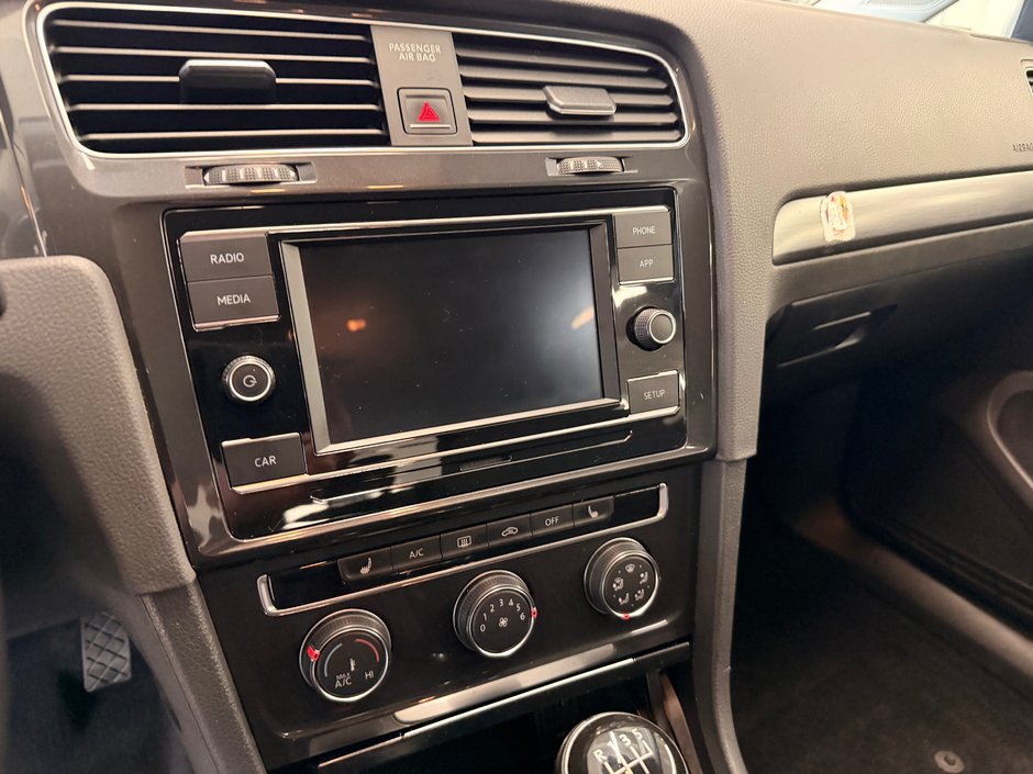 Volkswagen Golf Trendline 2018-10