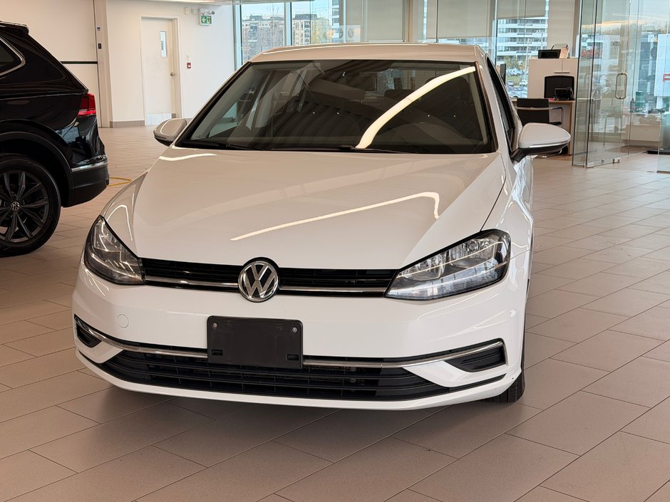 Volkswagen Golf Trendline 2018-1