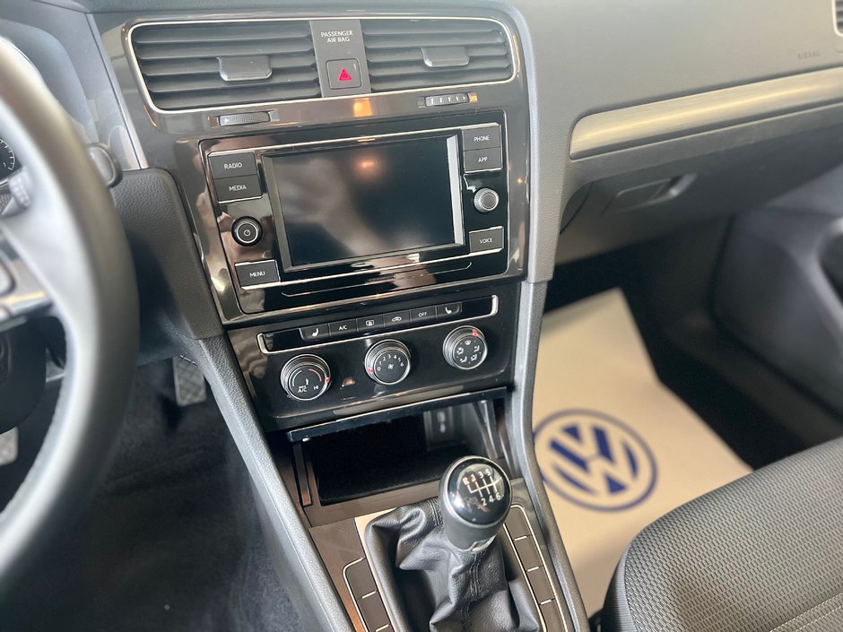 Volkswagen Golf Comfortline 2020-8