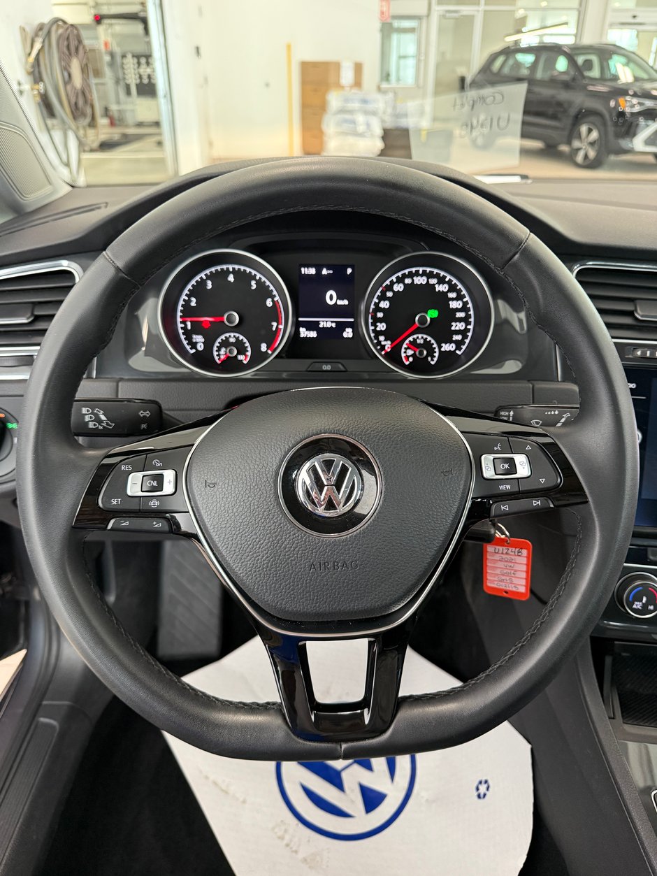 Volkswagen Golf  2021-10