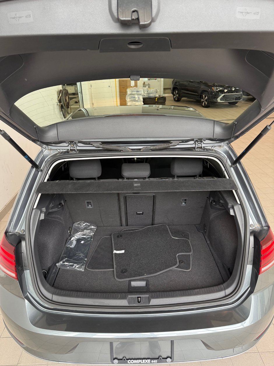 Volkswagen Golf  2021-4