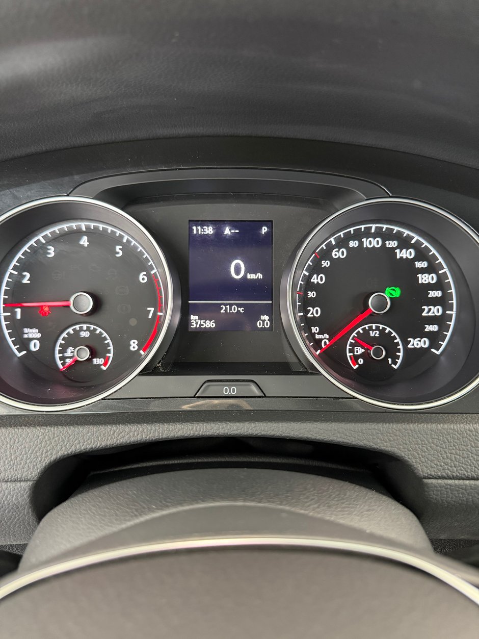 Volkswagen Golf  2021-11