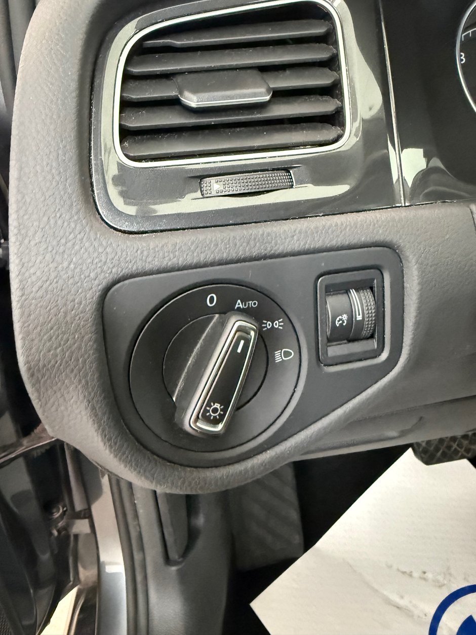 Volkswagen Golf  2021-8