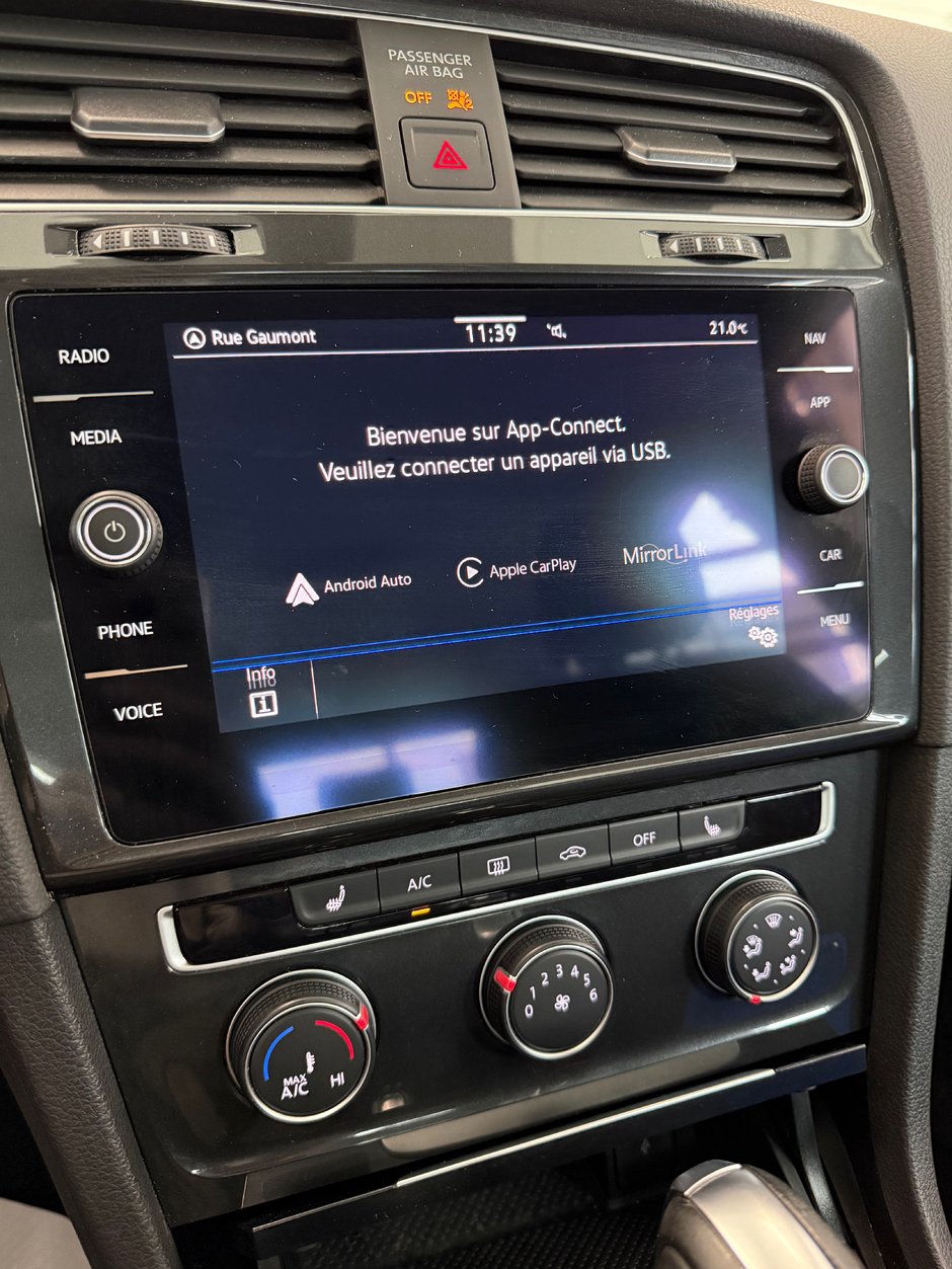 Volkswagen Golf  2021-13