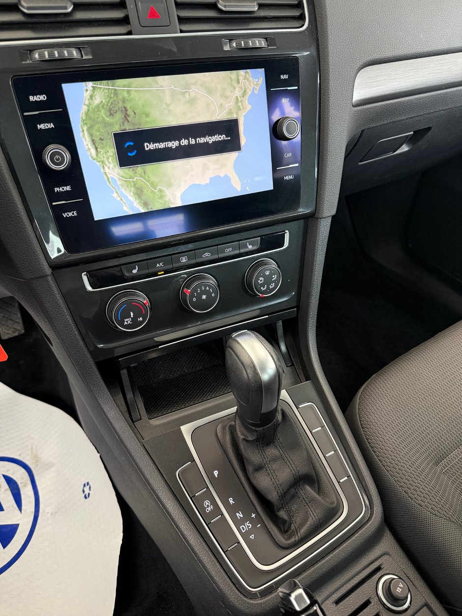 Volkswagen Golf  2021-12