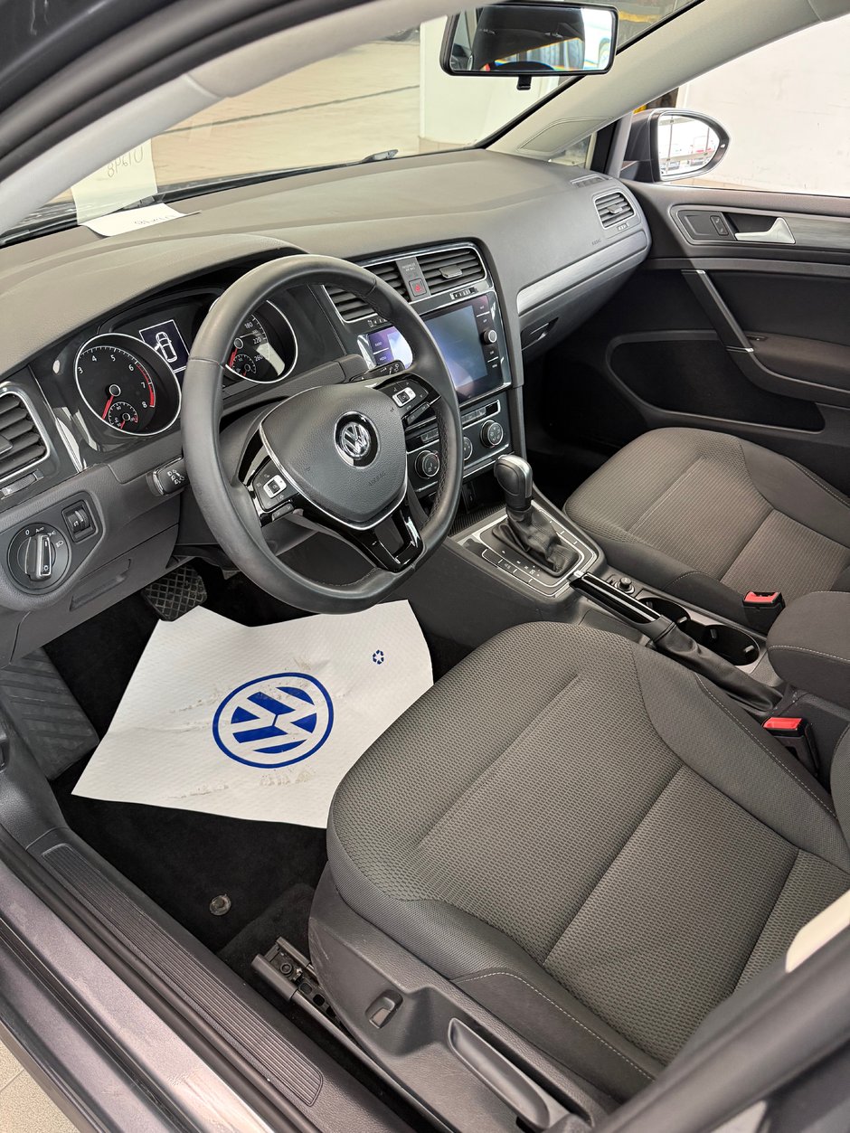 Volkswagen Golf  2021-6