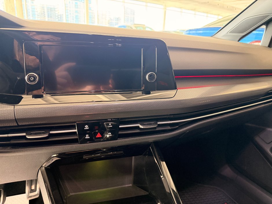 Volkswagen GTI Base 2023-14