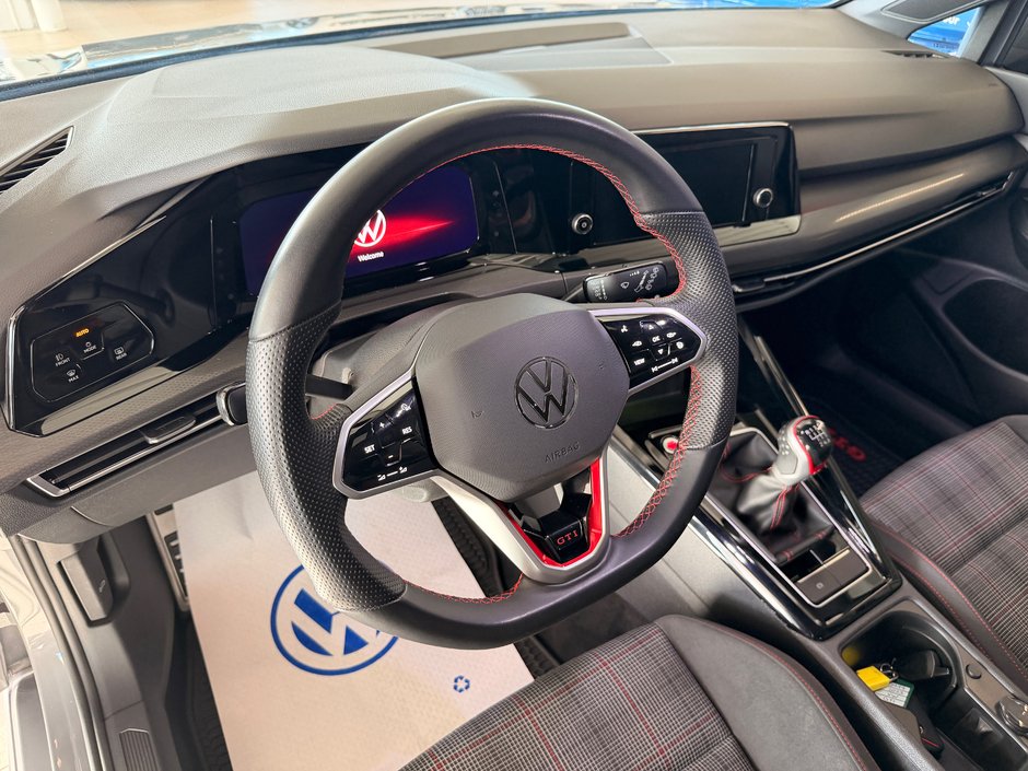 Volkswagen GTI Base 2023-12