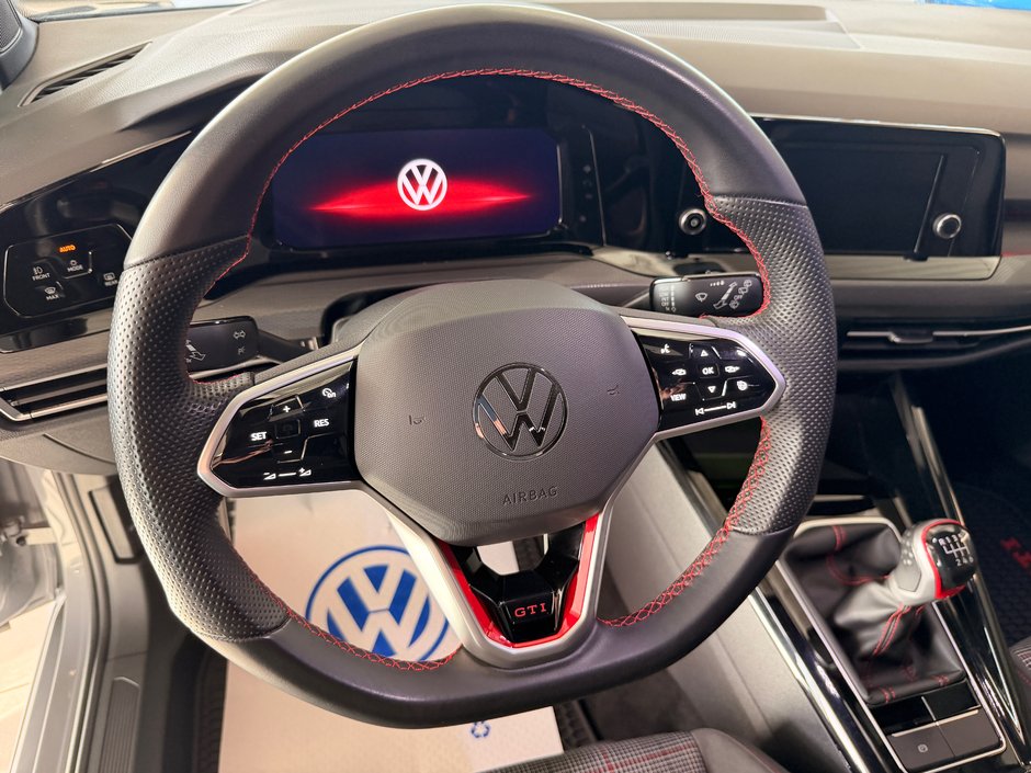 Volkswagen GTI Base 2023-15
