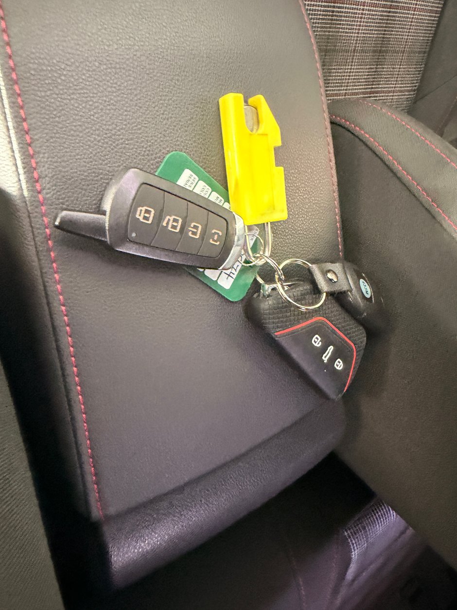 Volkswagen GTI Base 2023-18